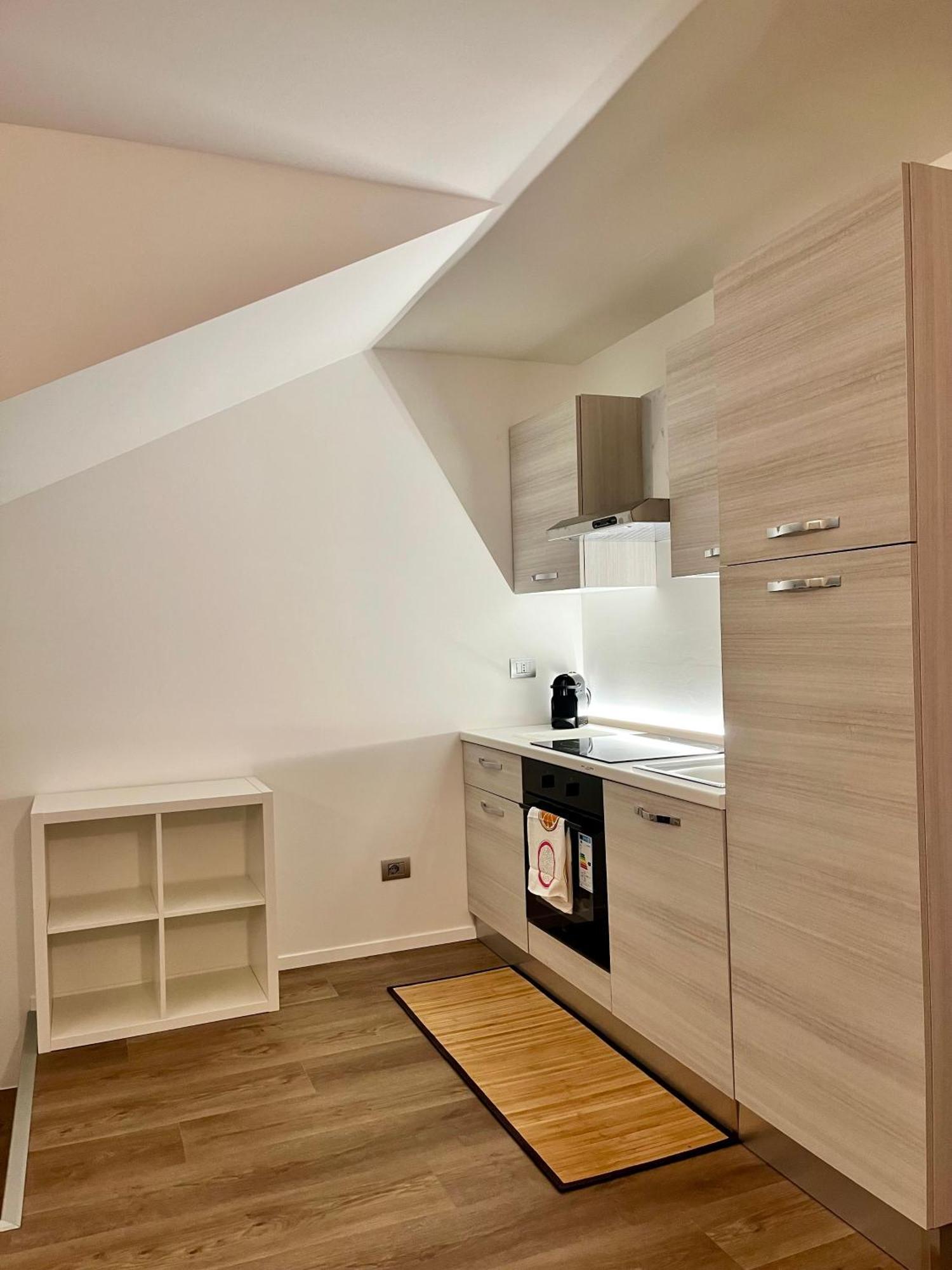 Central Side Apartment Милано Екстериор снимка