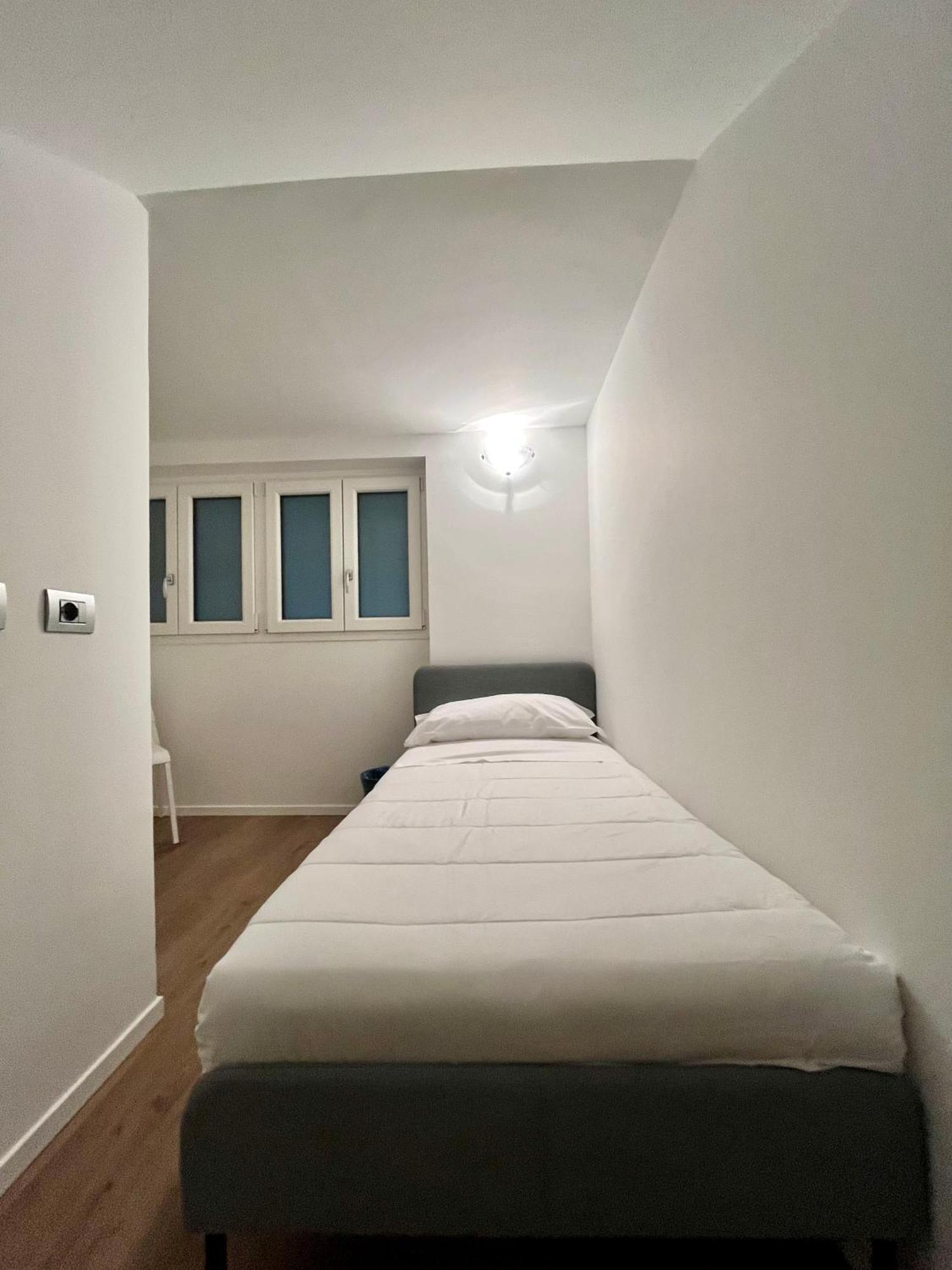 Central Side Apartment Милано Екстериор снимка