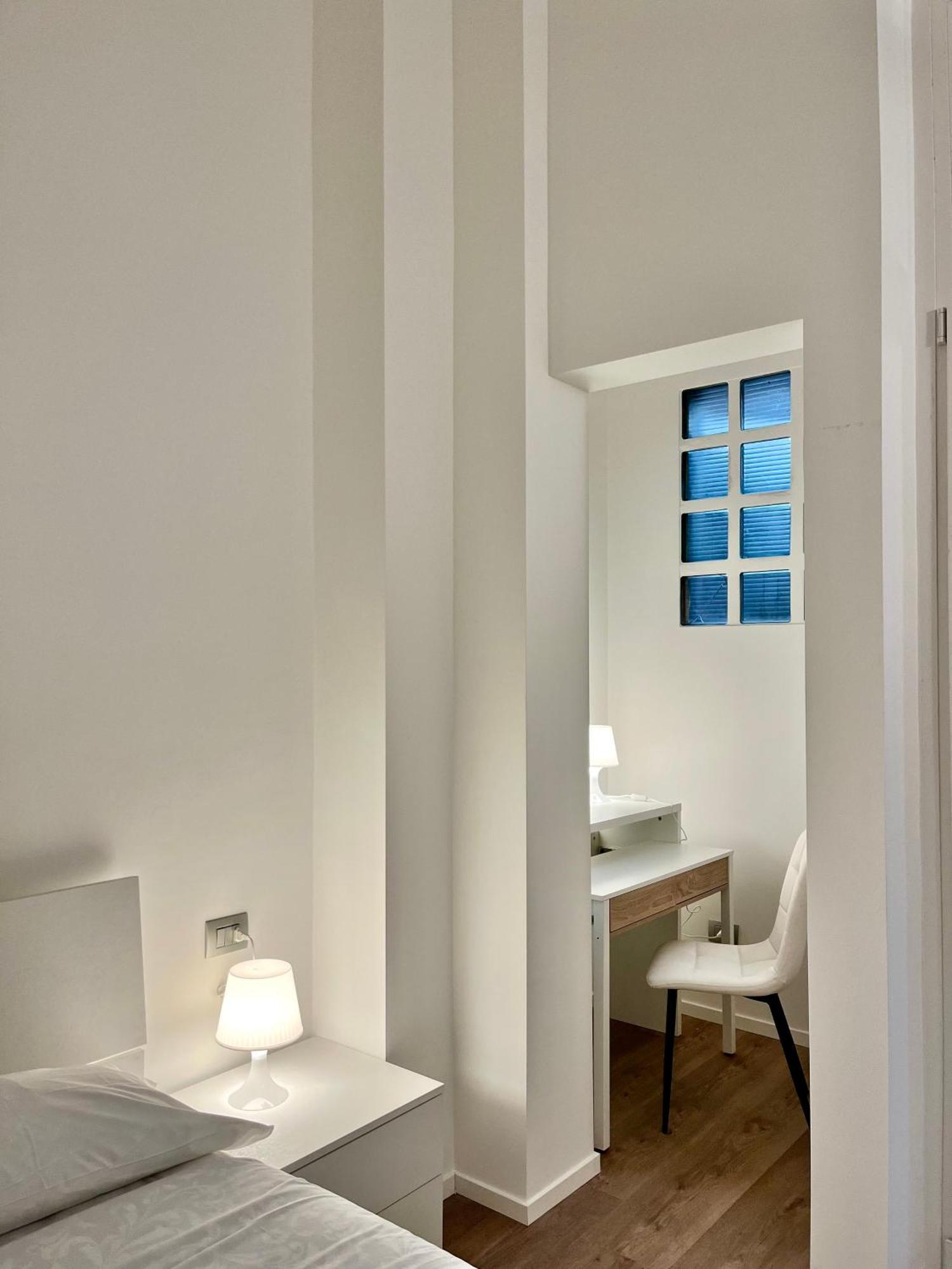 Central Side Apartment Милано Екстериор снимка