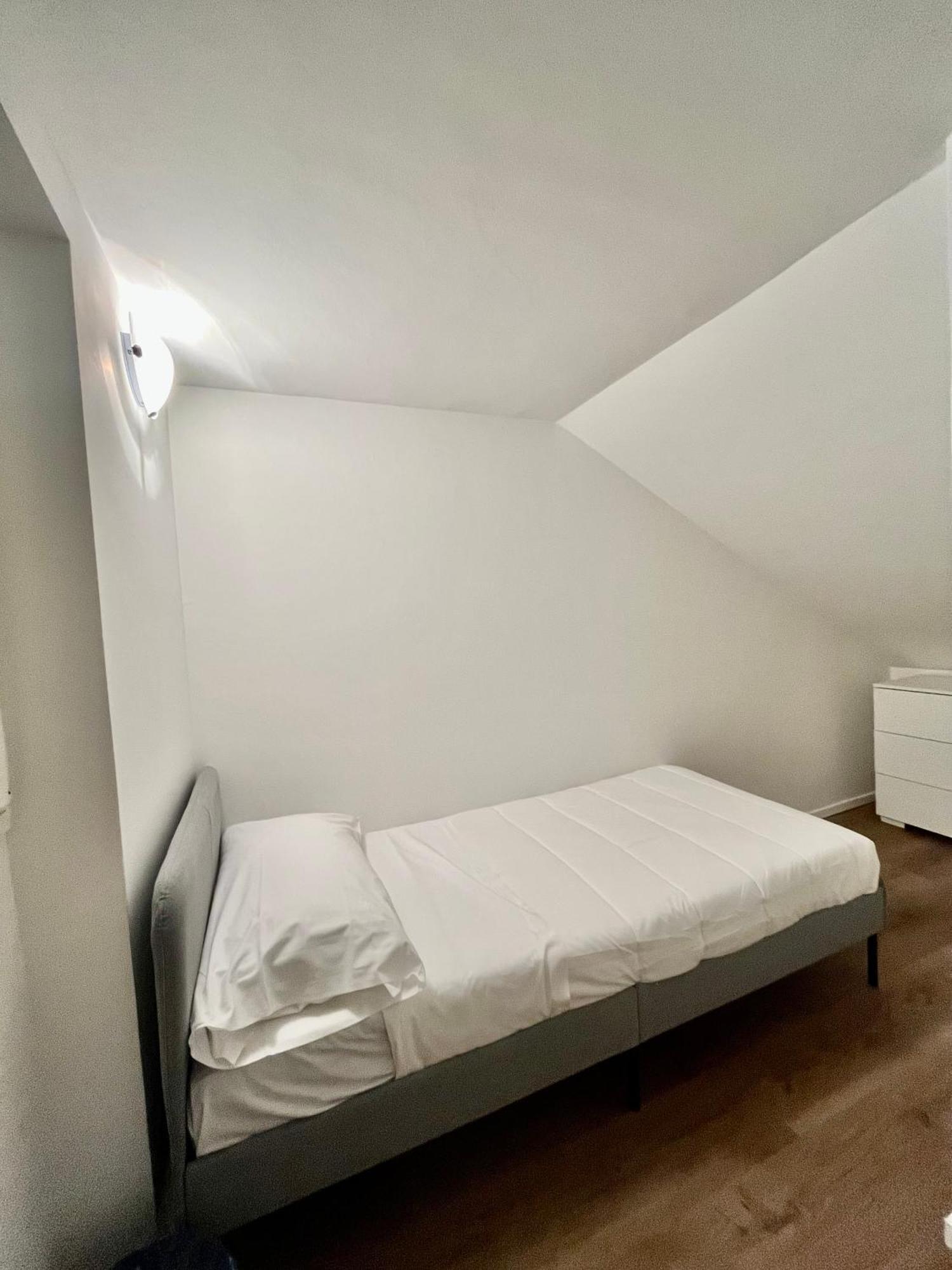 Central Side Apartment Милано Екстериор снимка