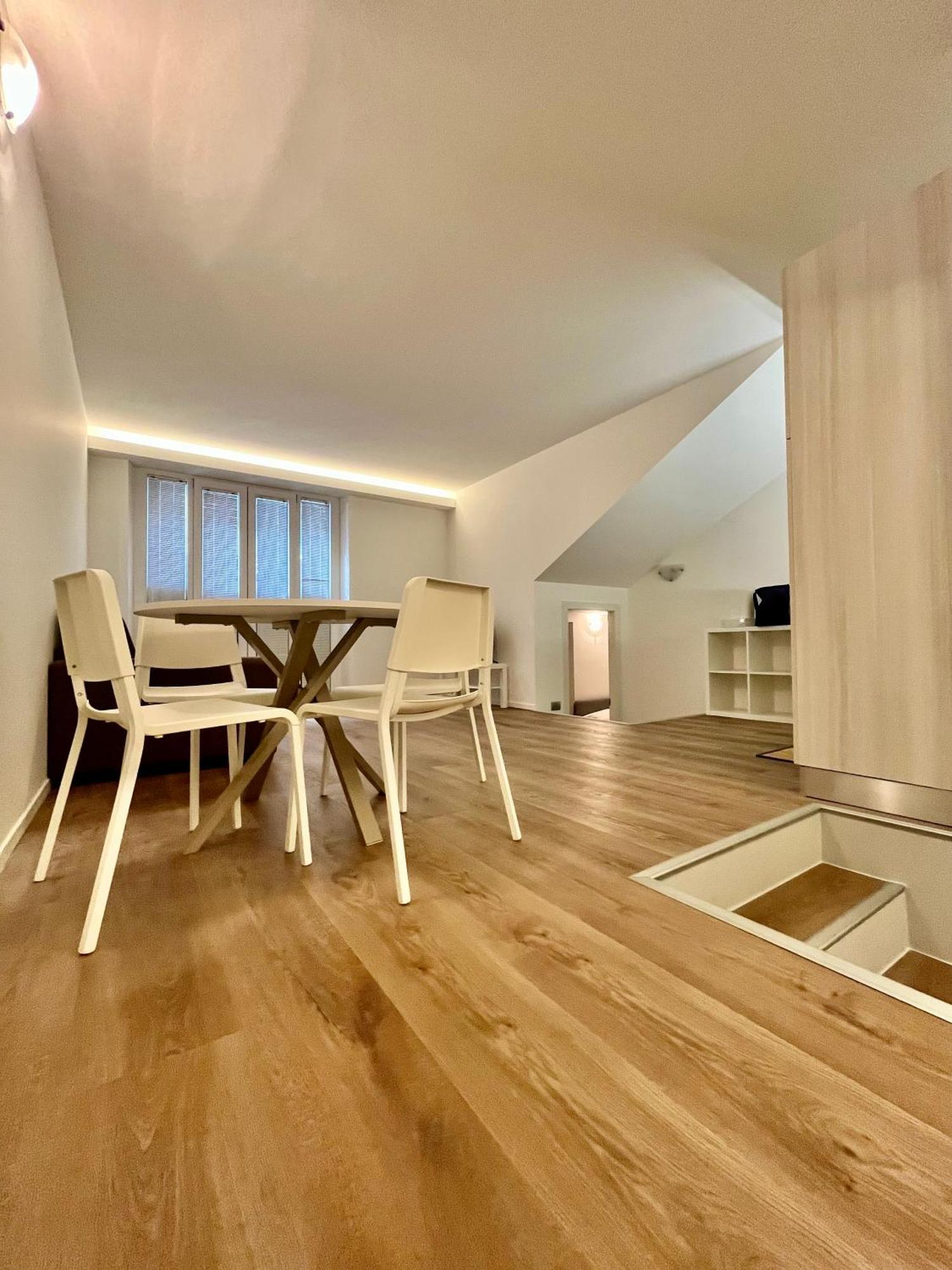 Central Side Apartment Милано Екстериор снимка