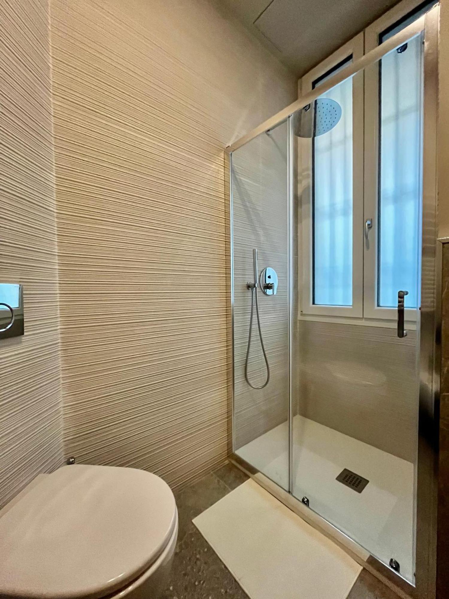 Central Side Apartment Милано Екстериор снимка