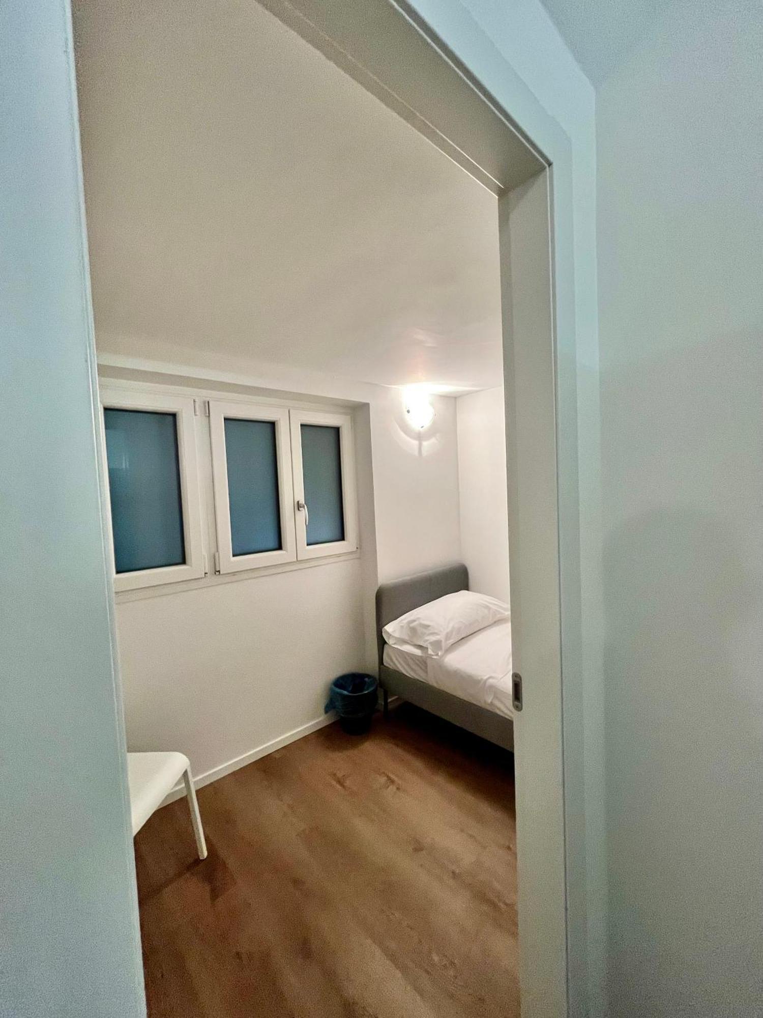 Central Side Apartment Милано Екстериор снимка