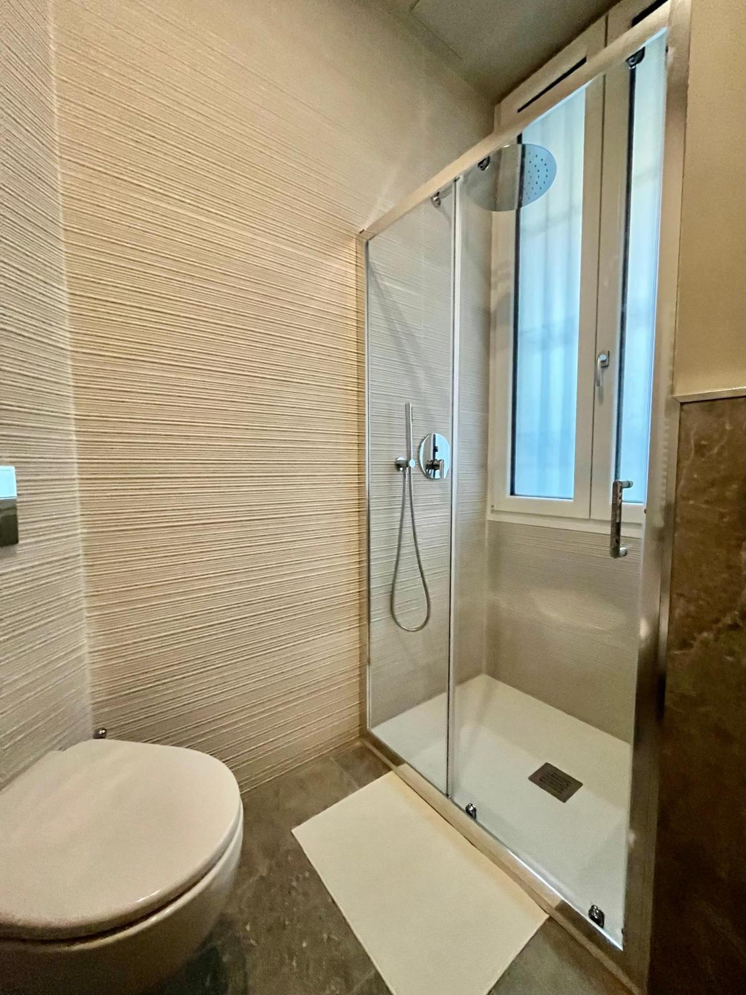 Central Side Apartment Милано Екстериор снимка