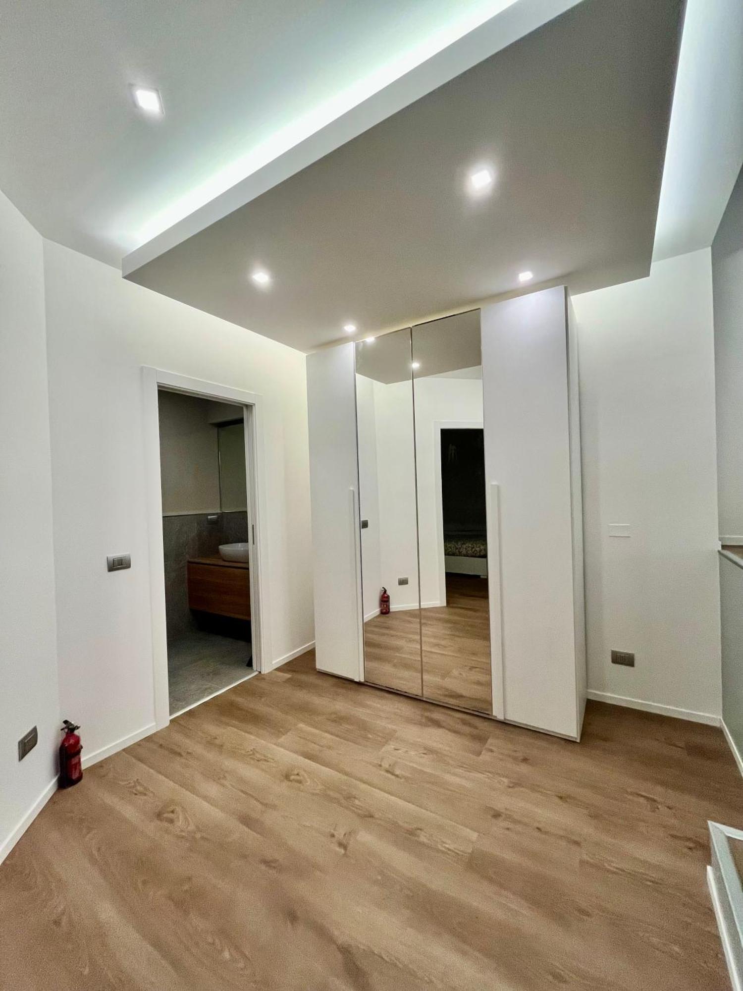 Central Side Apartment Милано Екстериор снимка