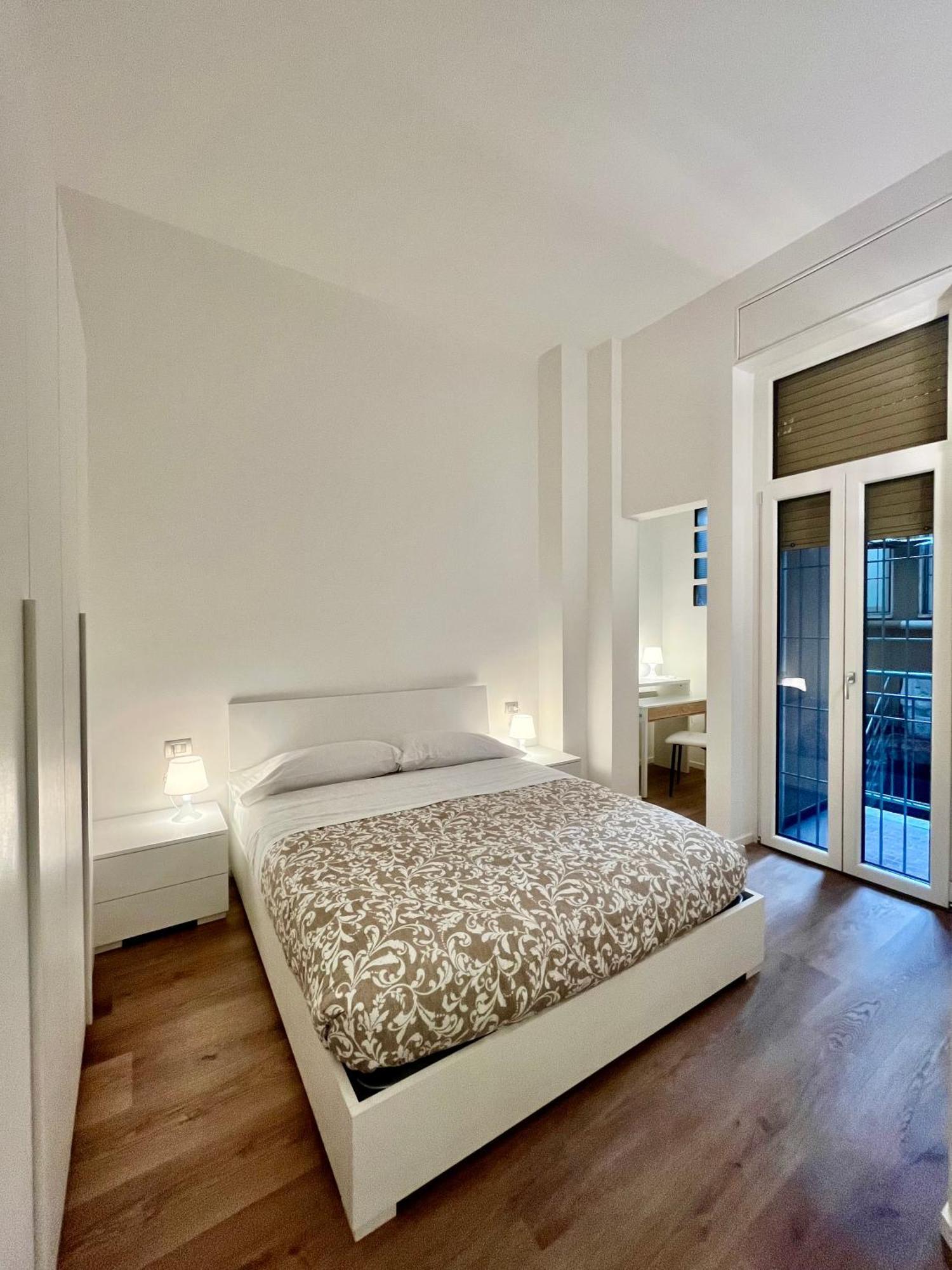 Central Side Apartment Милано Екстериор снимка
