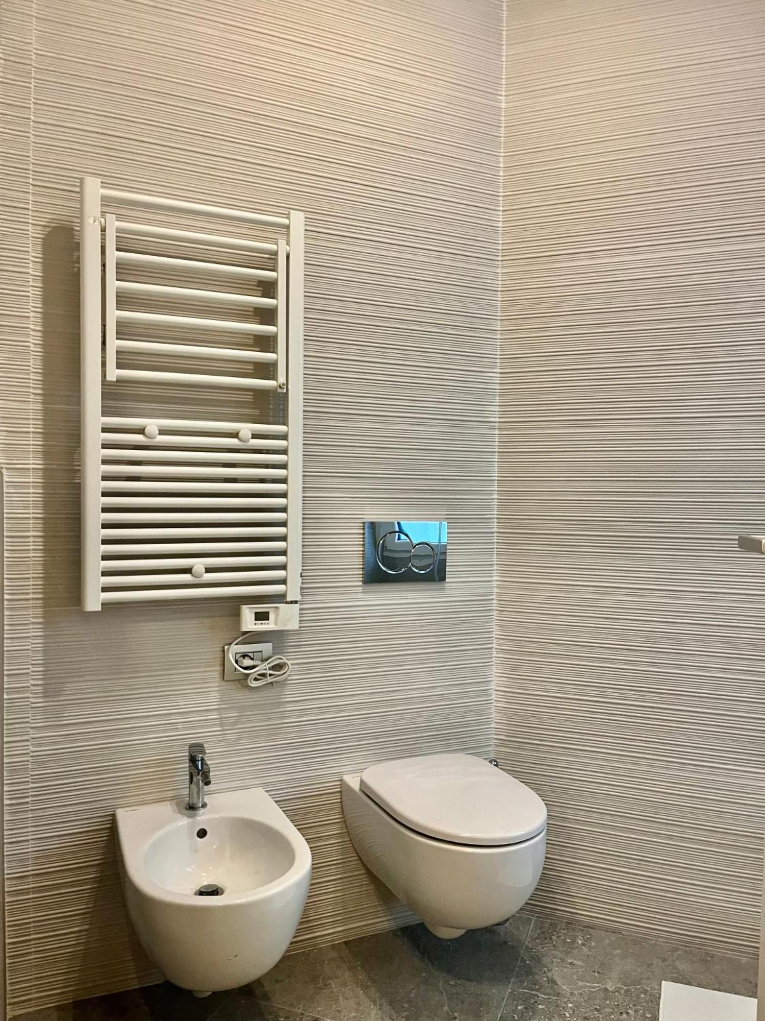 Central Side Apartment Милано Екстериор снимка